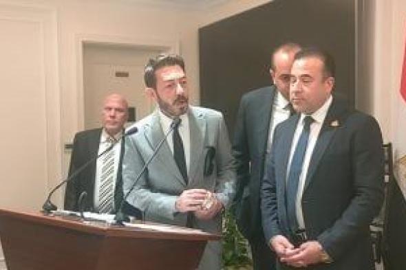 الفنان
أحمد
زاهر:
مسلسل
"لعبة
وقلبت
بجد"
يمس
كل
بيت
مصرى..
وفخور
بمشاركتى
فيه