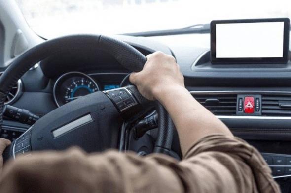 المرور
يحدد
4
وسائل
سلامة
أساسية
يجب
توافرها
في
المركبة