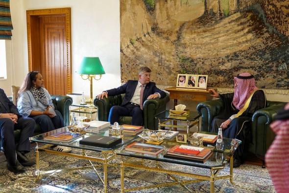 نائب
    وزير
    الخارجية
    يستقبل
    ممثل
    حلف
    "الناتو"
    ووفدًا
    من
    مجلس
    الشيوخ
    الفرنسي