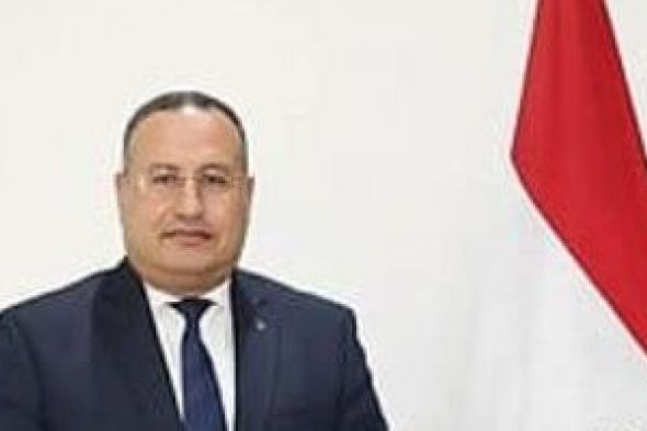 رئيس
جامعة
كفر
الشيخ
يهنئ
الدكتور
عبد
العزيز
قنصوة
بتولى
حقيبة
التعليم
العالى