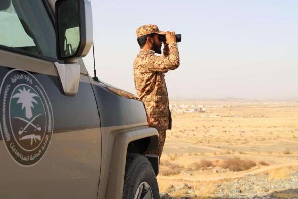 القبض
على
مواطن
لنقله
17
مخالفًا
لنظام
أمن
الحدود
بعسير