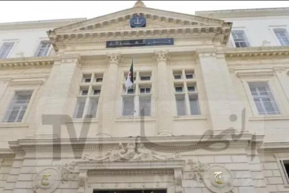 صاحب
شركة
مختصة
في
السيراميك
امام
العدالة
لمتابعته
بتهم
فساد