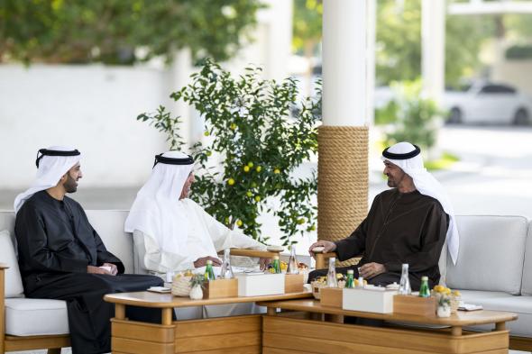 رئيس الدولة يستقبل حاكم رأس الخيمة وولي عهده