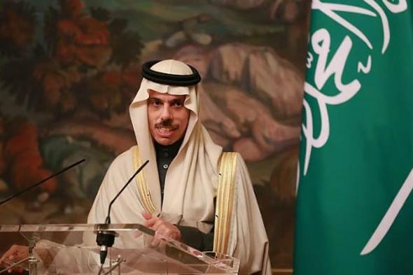 وزير
    الخارجية
    يصل
    إلى
    أديس
    أبابا
    في
    زيارة
    رسمية