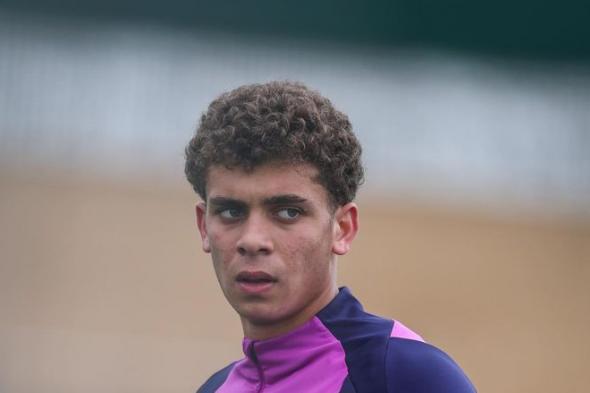 حمزة
      عبدالكريم
      يُبهر
      برشلونة..
      وأزمة
      تعطله
      شهرين‬