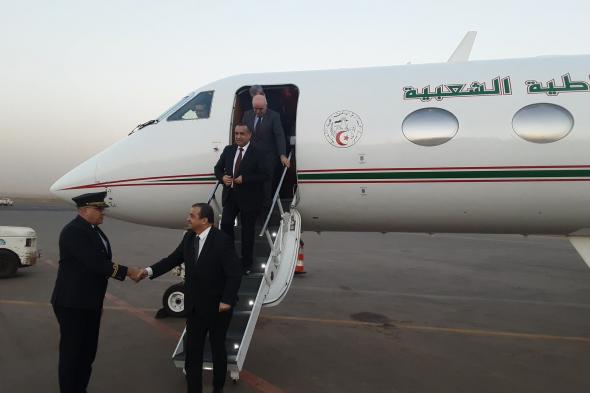 عرقاب
يحل
بالعاصمة
البوركينابية
واغادوغو
في
زيارة
عمل