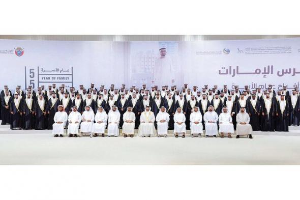منصور بن محمد يحضر العرس الجماعي لموظفي إقامة دبي وجمارك دبي