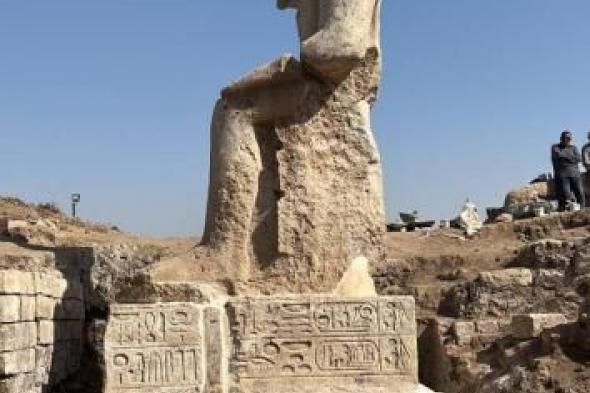 ترميم
      وإقامة
      تمثال
      «رمسيس
      الثاني»
      بالمنيا