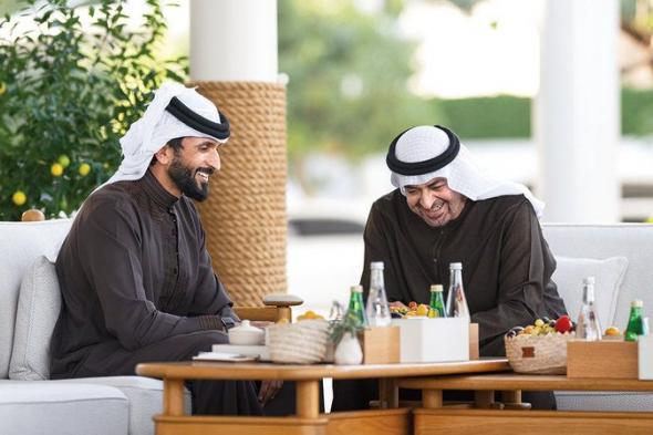 رئيس الدولة يبحث مع ناصر بن حمد آل خليفة تعزيز التعاون الإماراتي البحريني     