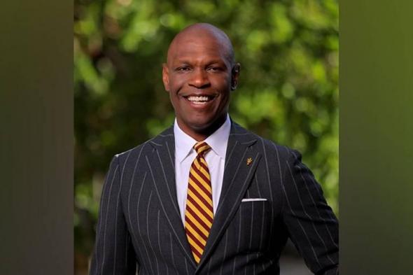 إطلاق
      برنامج
      عالمي
      لبناء
      مهارات
      المعلمين