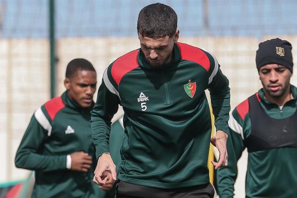 بالفيديو..
تعداد
مولودية
الجزائر
يجري
حصة
تدريبية
بجنوب
افريقيا