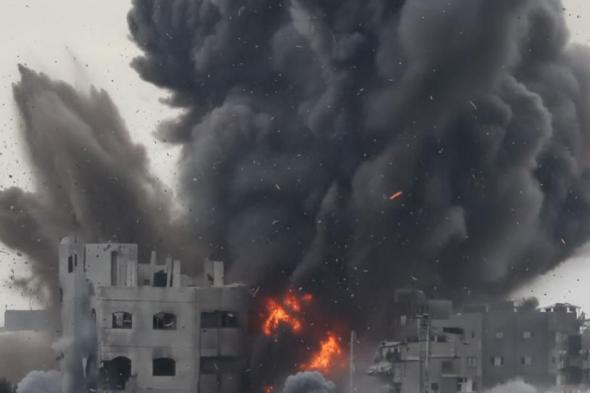 بالفيديو:
الجيش
الإسرائيلي
يقصف
مبنى
بعد
إنذار
بإخلائه
في
حي
الزيتون
بغزة