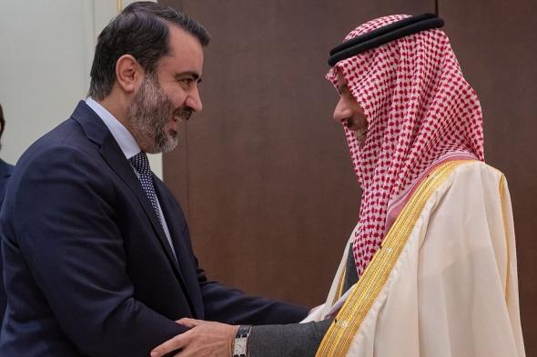 وزير
    الخارجية
    يستعرض
    مع
    نظيره
    السوري
    العلاقات
    الأخوية
    ومستجدات
    الأوضاع
    في
    المنطقة