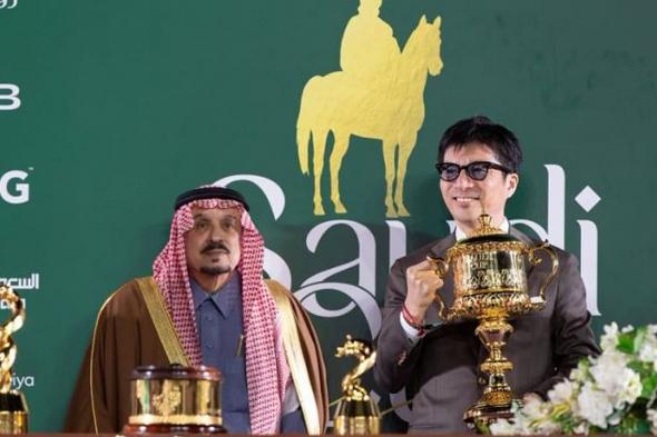 برعاية
    خادم
    الحرمين
    ونيابة
    عن
    ولي
    العهد..
    أمير
    الرياض
    يتوج
    الفائزين
    بلقب
    كأس
    السعودية
    2026
    لسباقات
    الخيل