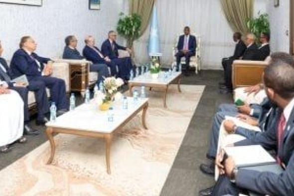 رئيس
الوزراء
الصومالي
يستقبل
وفدا
من
جامعة
الدول
العربية