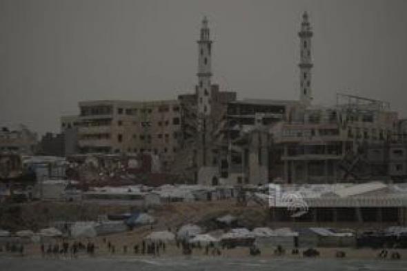 بين
البحر
والخيام..
11
مشهدًا
توثق
معاناة
النازحين
على
شواطىء
غزة