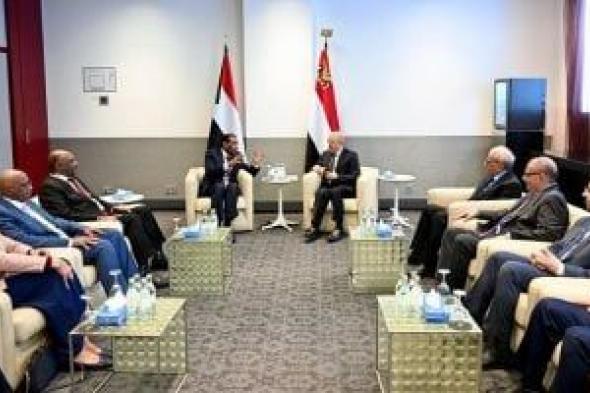 العليمي
يؤكد
دعم
اليمن
لاستعادة
مؤسسات
الدولة
السودانية