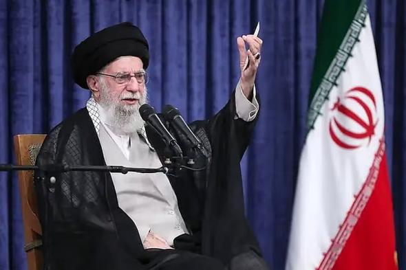 إيران
    تؤكد
    انفتاحها
    على
    إبرام
    اتفاق
    نووي
    مع
    أمريكا
    وتستبعد
    أوروبا
    من
    المفاوضات
    لـ«عدم
    موثوقيتها»