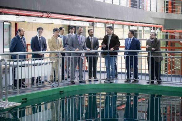 سلطان
      بن
      أحمد
      يزور
      استوديوهات
      وحديقة
      شنغهاي
      السينمائية
      في
      الصين