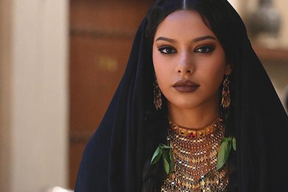 مكياج
يوم
التأسيس
السعودي
بألوان
الصحراء
من
وحي
خبيرات
التجميل
السعوديات