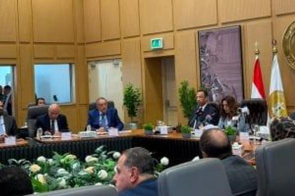 وزير الاتصالات: إطلاق تراخيص المحال العامة إلكترونيًا يدعم الاستثمار وييسر الإجراءات