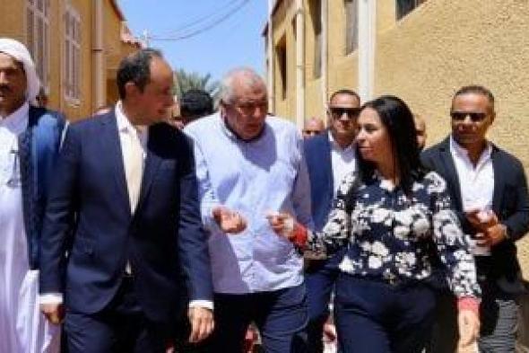 وزيرة التضامن تجري جولة تفقدية بمزرعة زيت الزيتون بمركز العزيمة مطروح