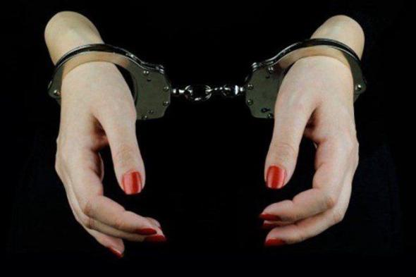 القبض على امرأة أمريكية سرقت 32 مليون دولار من مساعدات كورونا