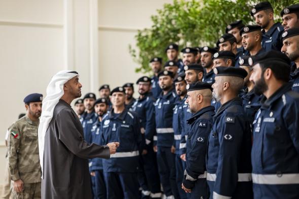 رئيس الدولة يستقبل فريق الإمارات للبحث والإنقاذ ويشيد بجهودهم الإنسانية العالمية